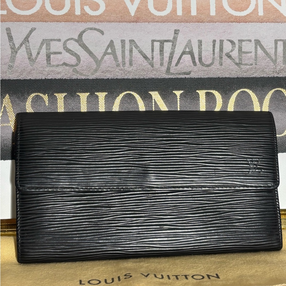 Louis Vuitton Sarah Black Epi Leather Long Wallet